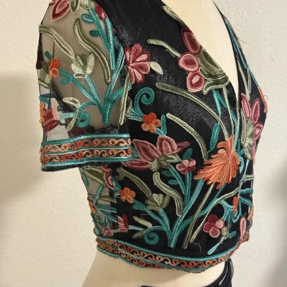 L’ATISTE BY AMY Floral Embroidered Black Skirt and Blouse Set - Picture 6 of 8